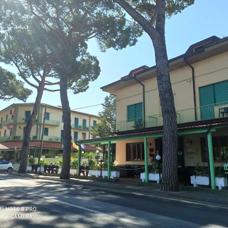 Hotel Flowers Montecatini Terme Eksteriør billede
